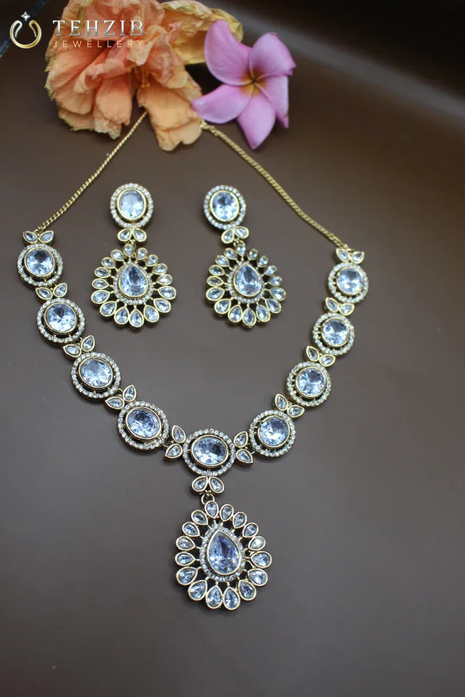 Beautiful Amirah Zircon Necklace Set