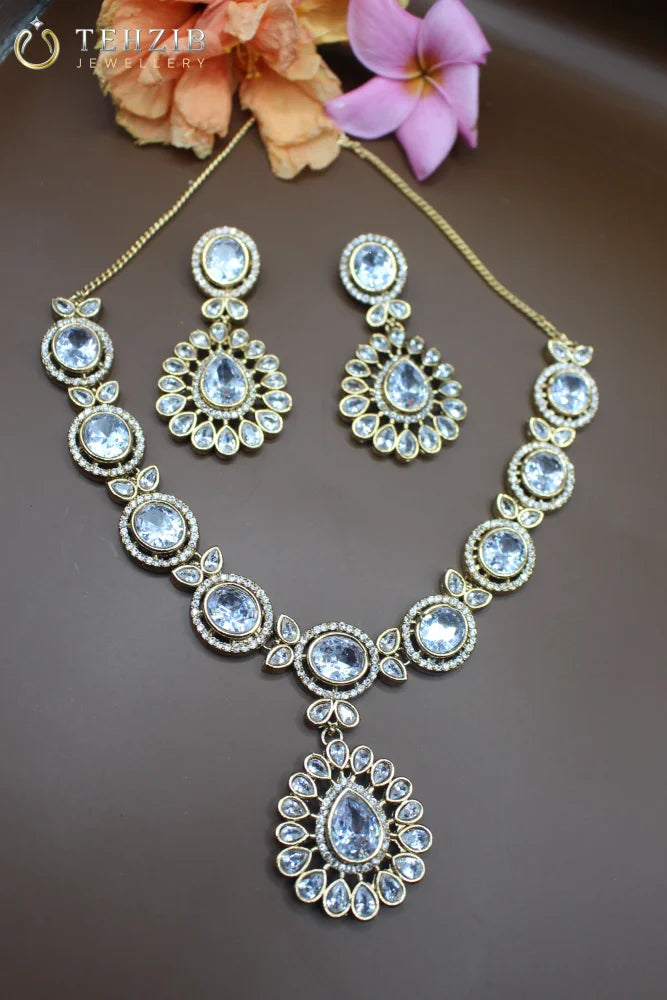 Beautiful Amirah Zircon Necklace Set