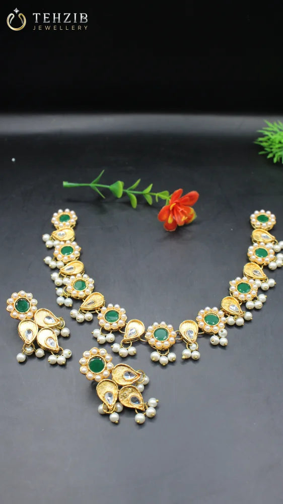 Beautiful Sabz Necklace Set with Earring