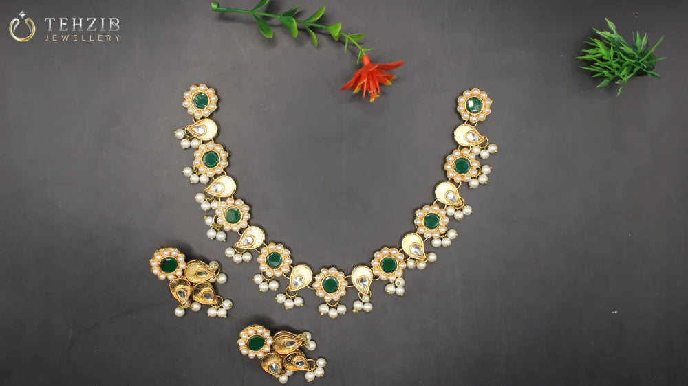 Beautiful Sabz Necklace Set with Earring