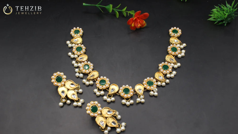 Beautiful Sabz Necklace Set with Earring