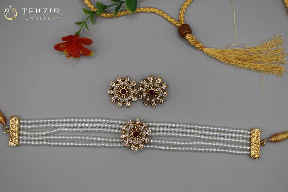 Lite Kanwal Chokhar Set with Studs