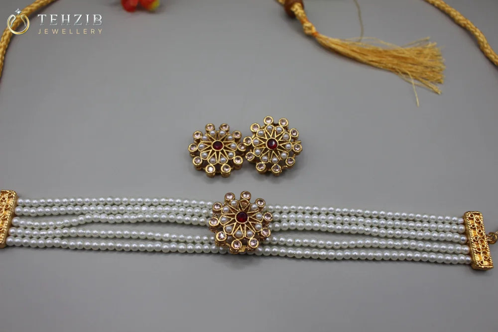 Lite Kanwal Chokhar Set with Studs