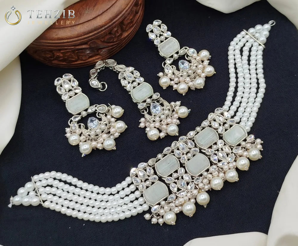 Beautiful Kundan Egyptian Choker Set with Tikka