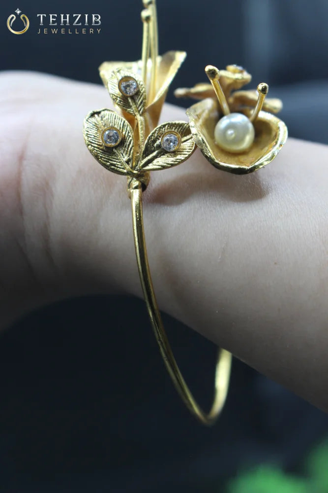 Premium Aqua Bracelet with Pearl