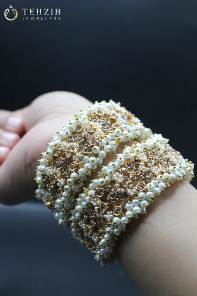 Pearl Traditional Adjustable Gajra Kangan