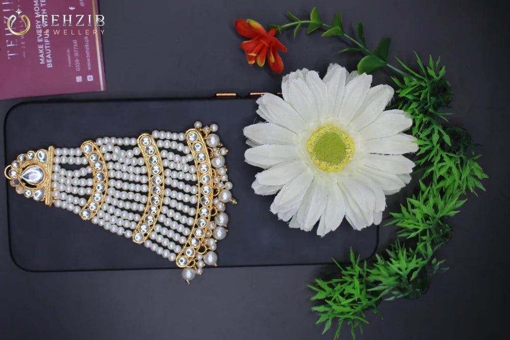 Gold Tone Kundan Hair Jhoomer with Faux Pearl