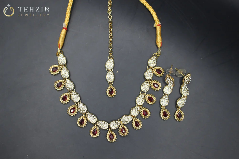Zircon Flora Elegant Necklace Set