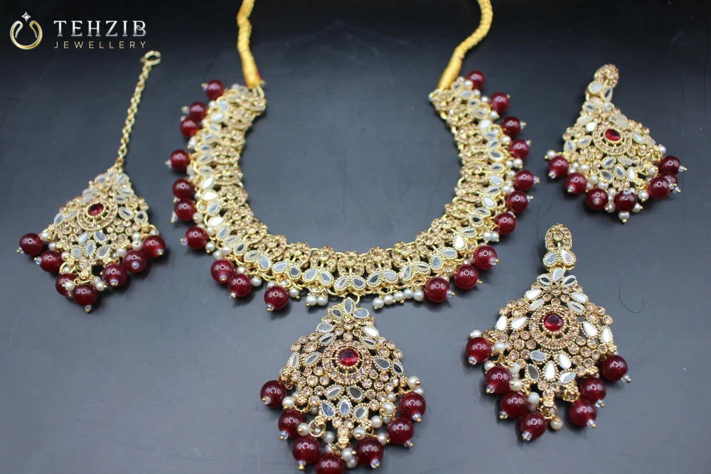 Royal Touch Kundan Flexible Neck Piece