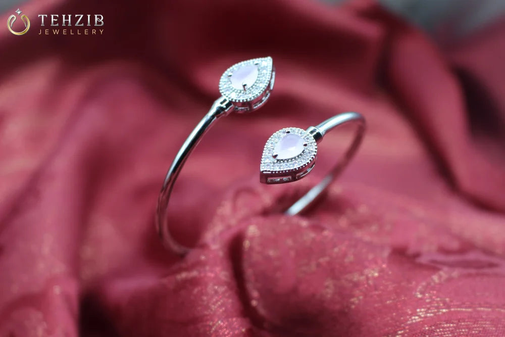 Stunning Leaf Zircon Kara Bracelet