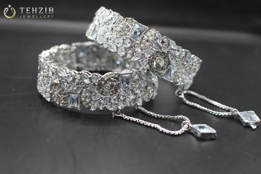 Zircon Adjustable Antique Silver Bangles