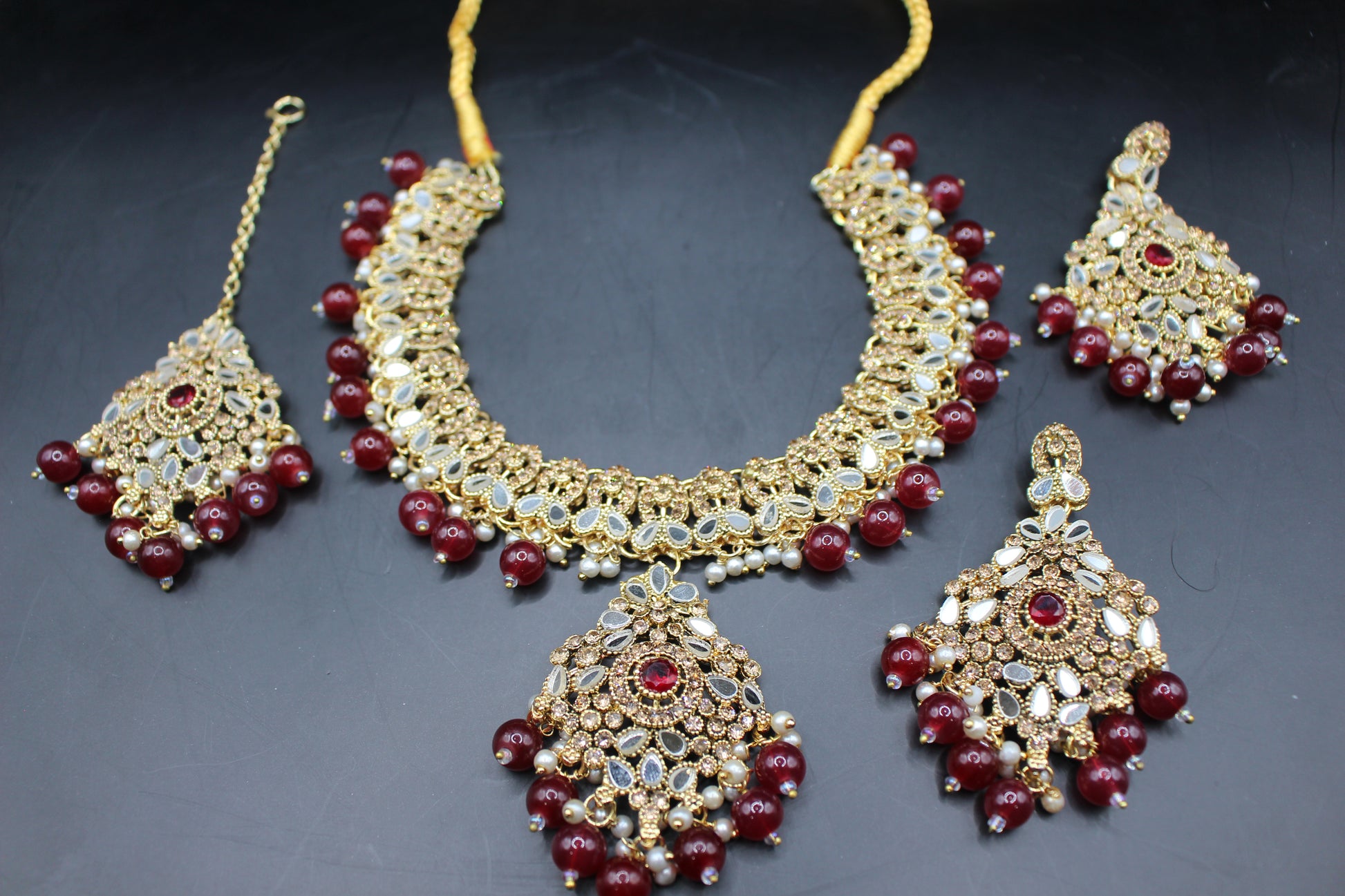 Royal Touch Kundan Flexible Neck Piece