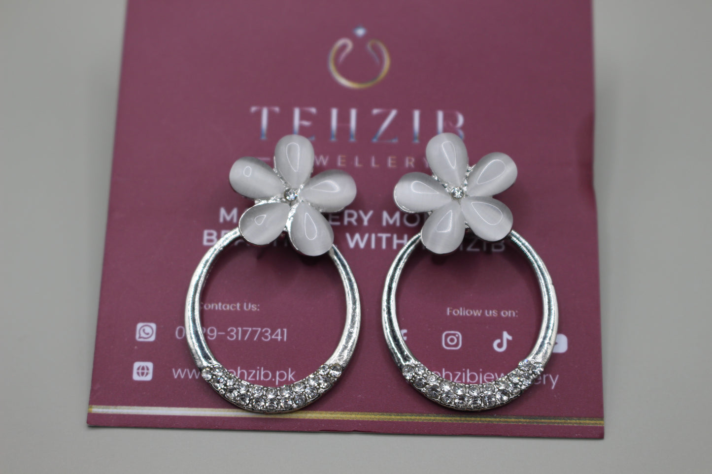 Beautiful Silver Flower Stud Earrings  