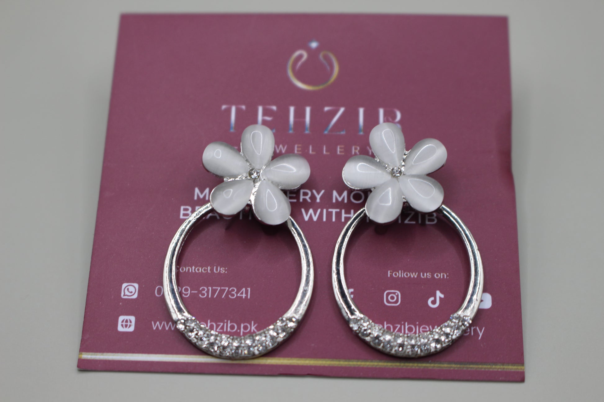 Beautiful Silver Flower Stud Earrings  