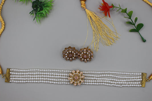 Lite Kanwal Chokhar Set with Studs