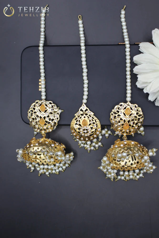 Hyderabadi Jhumka With Tikka