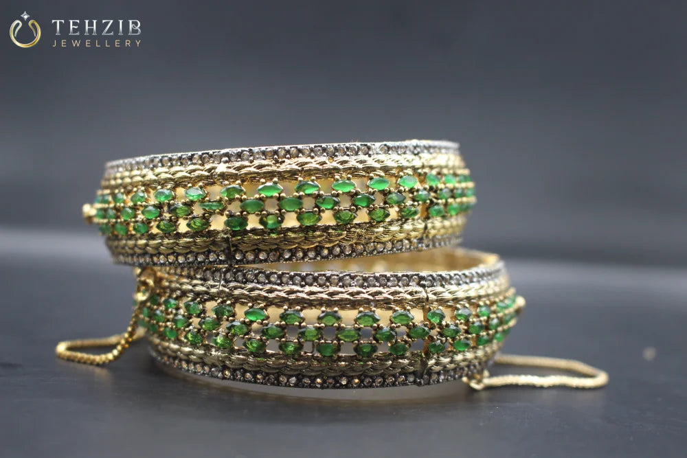 Premium Emerald Adjustable Bangle 