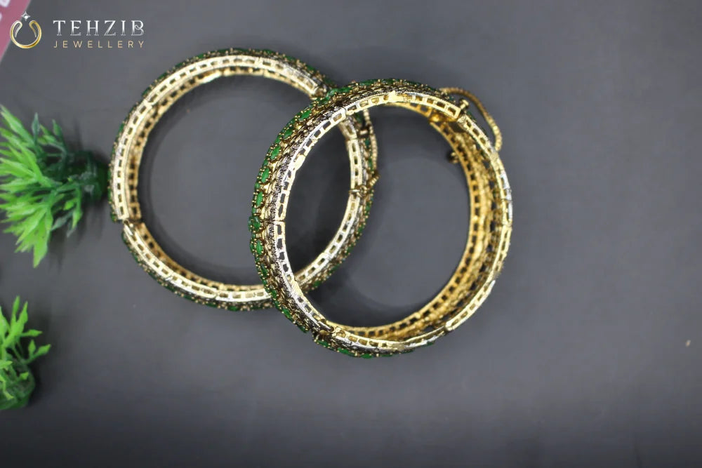 Premium Emerald Adjustable Bangle 