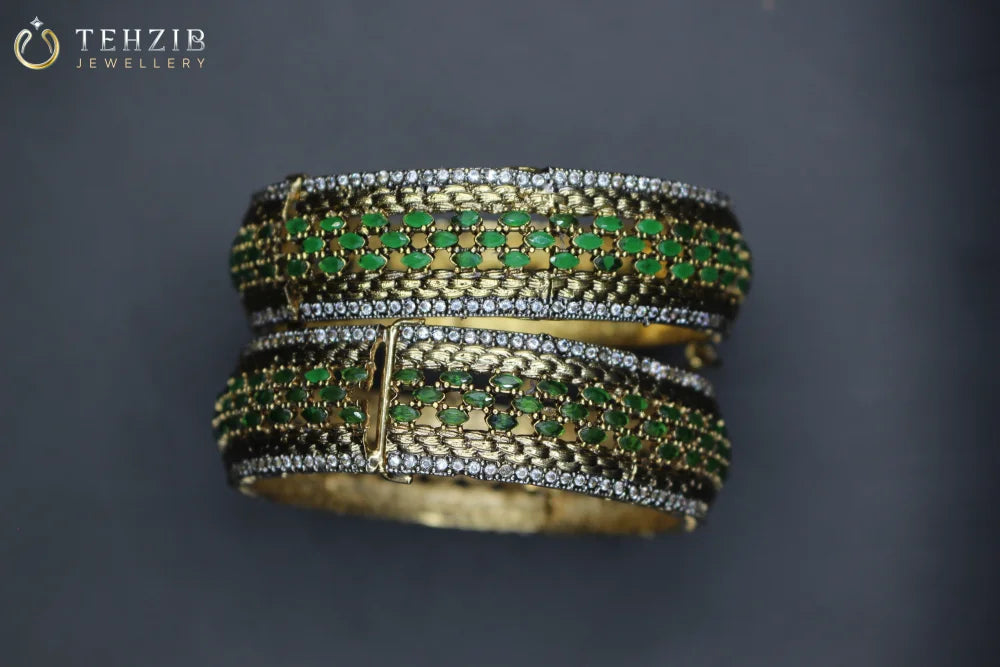 Premium Emerald Adjustable Bangle 