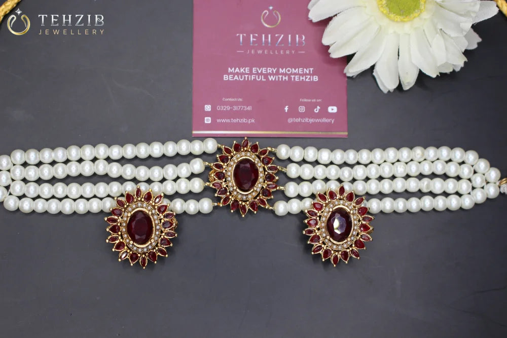 Elegant Bali's Chocker With Studs