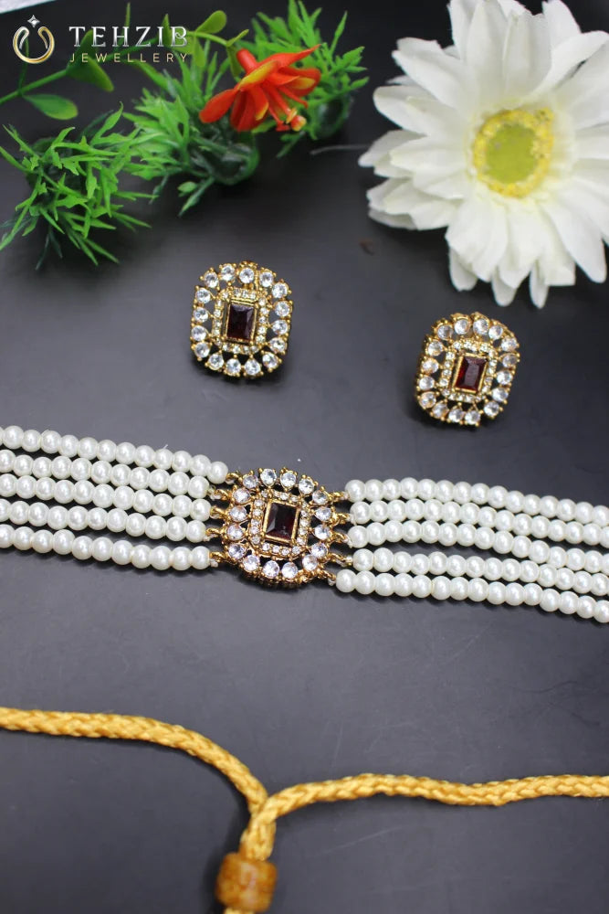 Elegant Hand Crafted Lite Zirca Chocker Set