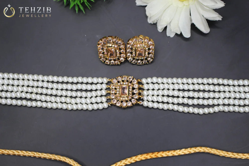 Elegant Hand Crafted Lite Zirca Chocker Set