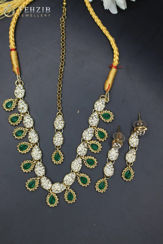 Zircon Flora Elegant Necklace Set