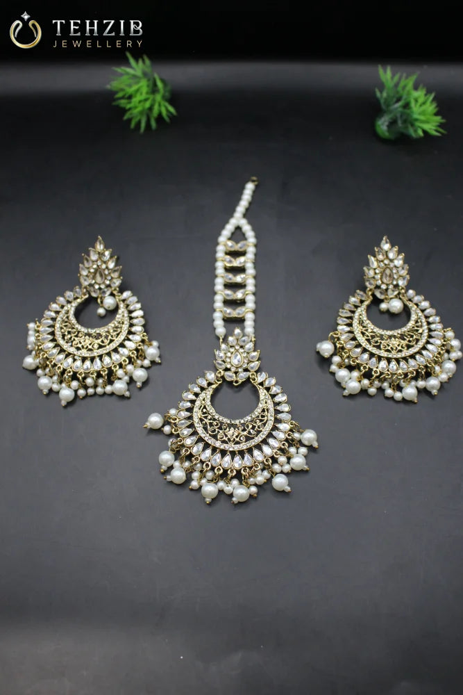 Stunning Noor-e-Kundan Tika with Earrings 