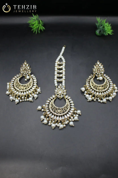 Stunning Noor-e-Kundan Tika with Earrings 