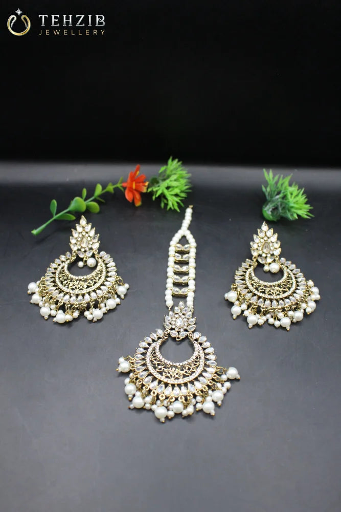 Stunning Noor-e-Kundan Tika with Earrings 