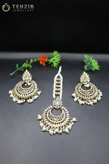 Stunning Noor-e-Kundan Tika with Earrings 
